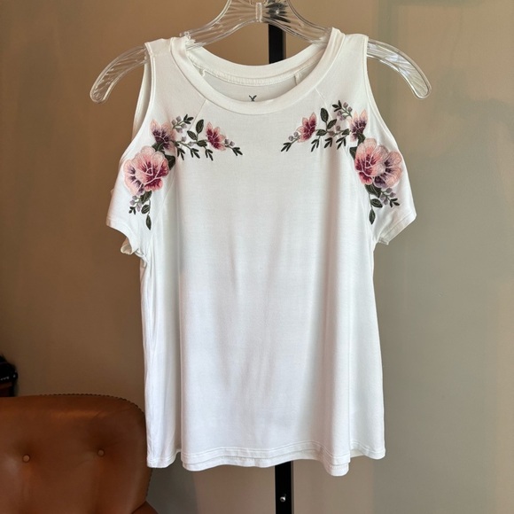 American Eagle Outfitters Pink and White Sleeveless Cut Out Tank Top - Picture 1 of 7